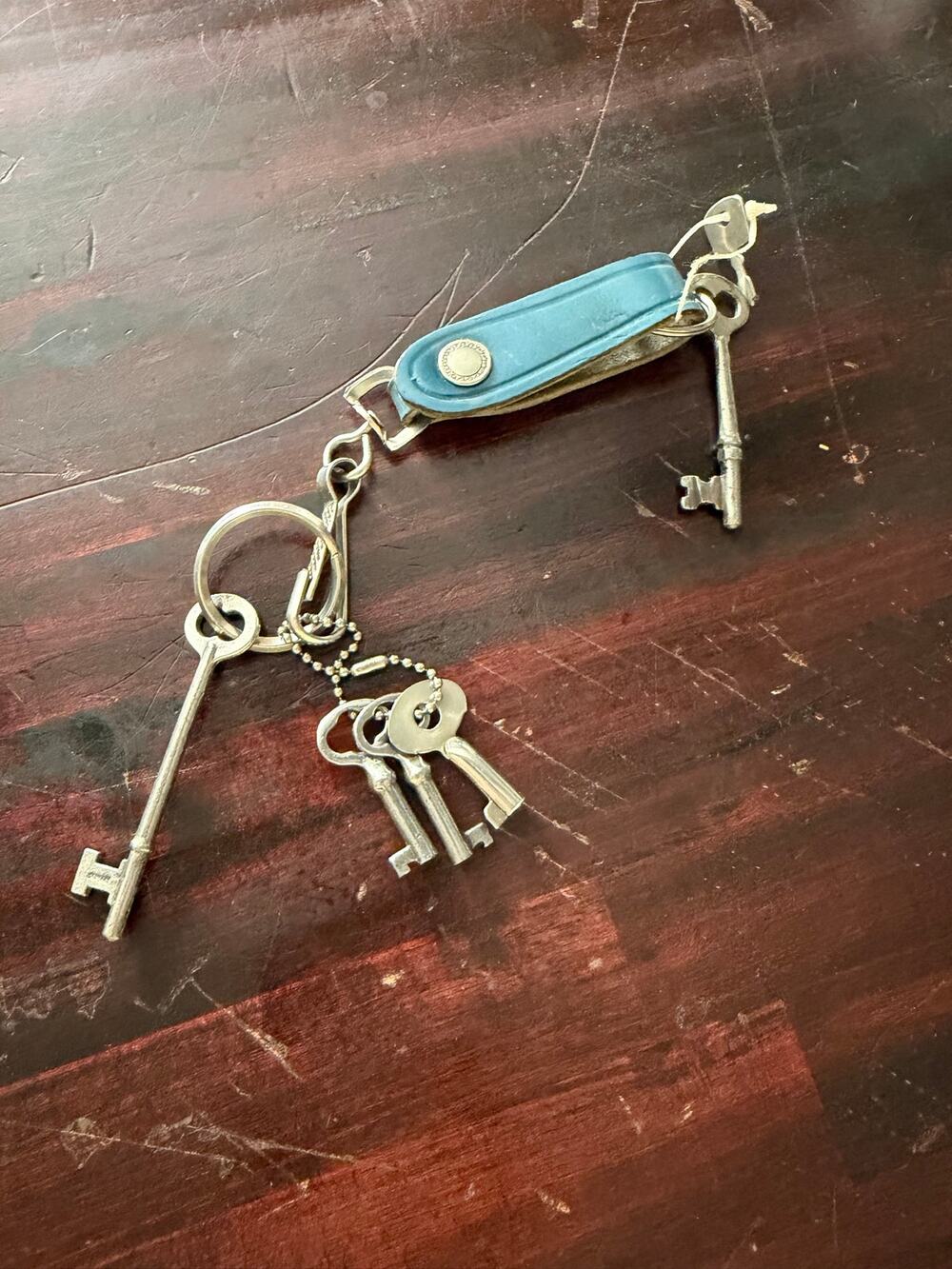 Vintage Skeleton Key Lot-Metal Barrel Cabinet Keys -Blue Leather Snap Keychain